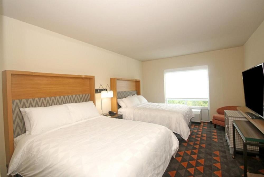Holiday Inn & Suites - Fayetteville W-Fort Bragg Area