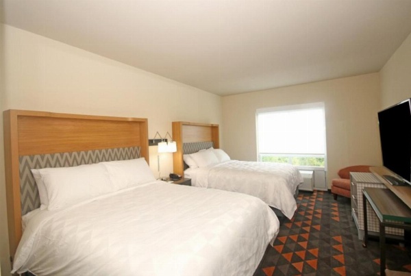 Holiday Inn & Suites - Fayetteville W-Fort Bragg Area image 9